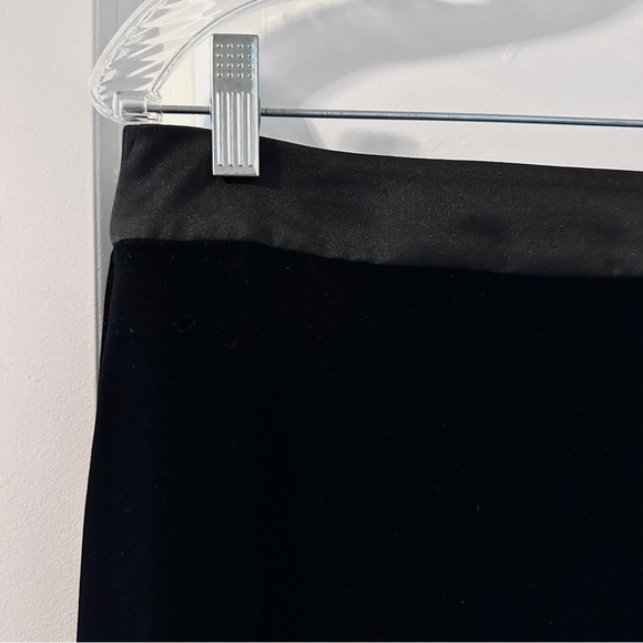 Vintage JS Collections Black Velvet Pencil Skirt Satin Waist Women’s Size 10 - Picture 3 of 14